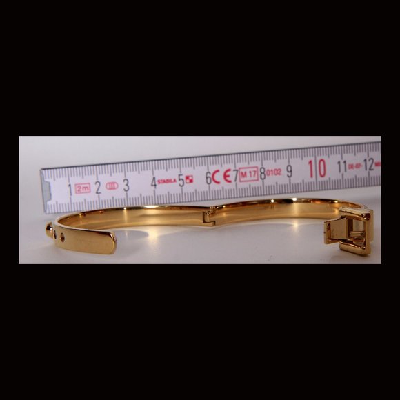 2308 - Michael Kors Gold Tone Bracelet w/a Hinged Buckle Closure - Picture 9 of 11